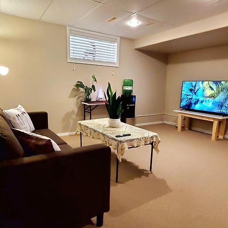 Saskatoon Lashyn Cove Homestay Extérieur photo