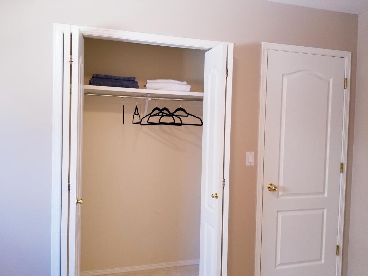 Saskatoon Lashyn Cove Homestay Extérieur photo