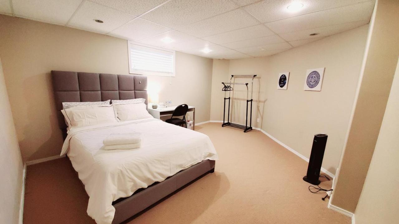 Saskatoon Lashyn Cove Homestay Extérieur photo