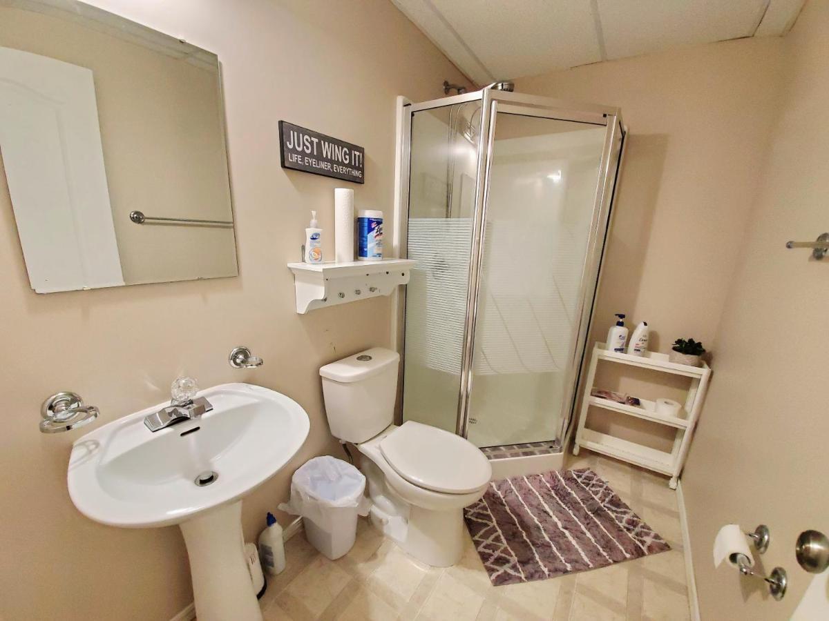 Saskatoon Lashyn Cove Homestay Extérieur photo