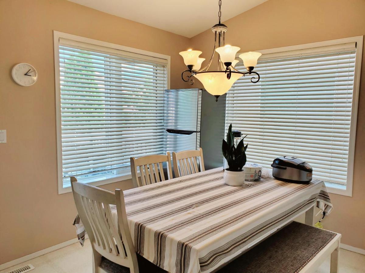 Saskatoon Lashyn Cove Homestay Extérieur photo
