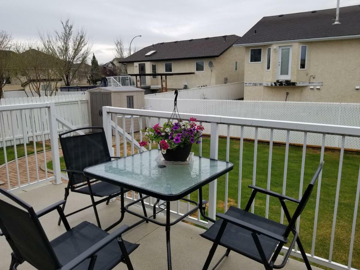 Saskatoon Lashyn Cove Homestay Extérieur photo