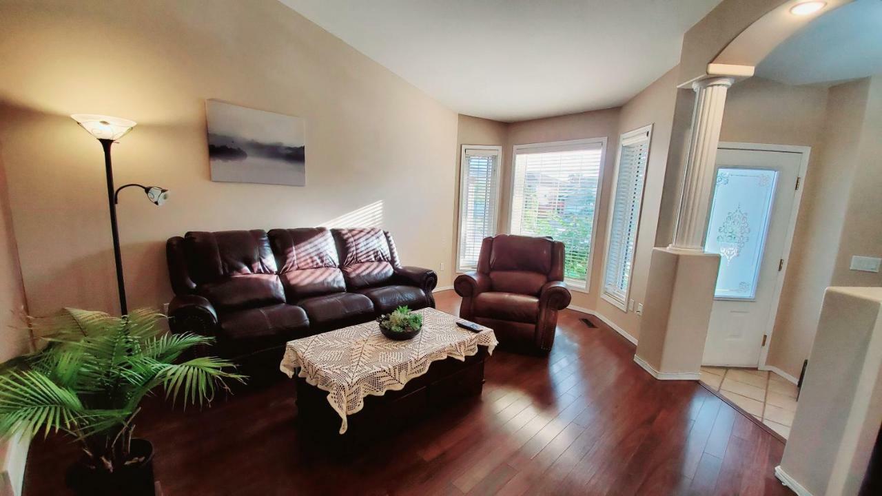 Saskatoon Lashyn Cove Homestay Extérieur photo